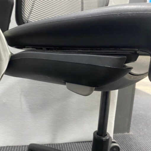 Humanscale World One Task Chair - 1 available - Image 8