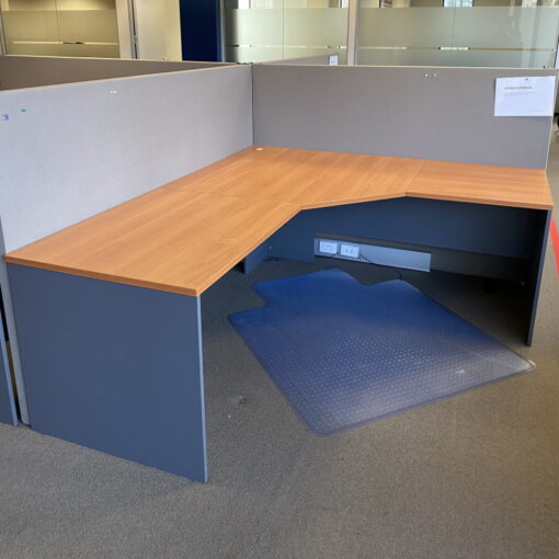 Corner Workstation - 1800 x 2100 - SOLD