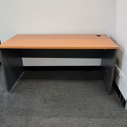 Straight Desk - 1800 x 900 - SOLD