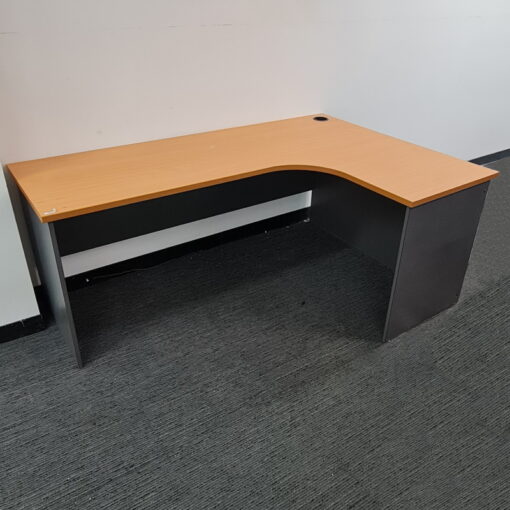 Corner Workstation - 1800 x 1200 - SOLD