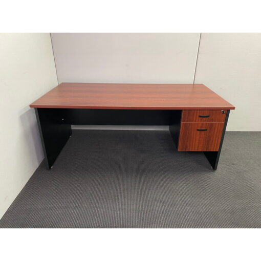Straight Desk - 1800 x 900 - SOLD
