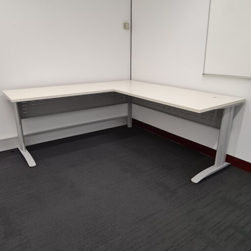 Desk and Return - 1800 x 1800 - SOLD