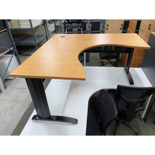 Corner Workstation - 1500 x 1500 - SOLD