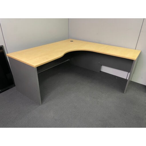 Corner Workstation - 1800 x 1800 - SOLD