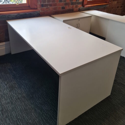Straight Desk - 1800 x 900 - SOLD