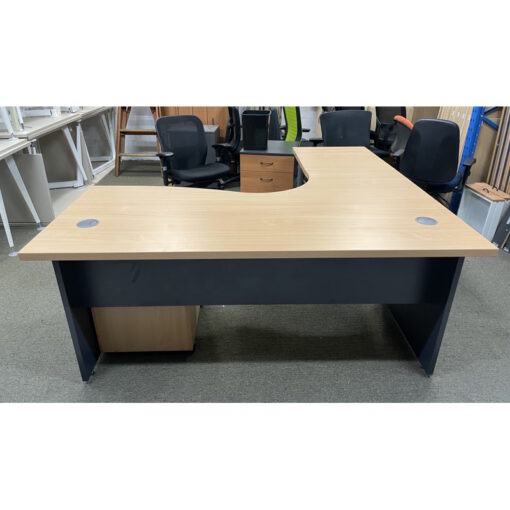 Corner Workstation - 1800 x 1800 - SOLD