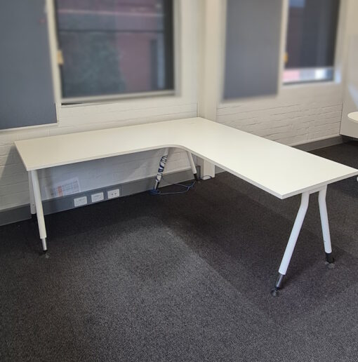Corner Workstation - 1800 x 1800 - SOLD