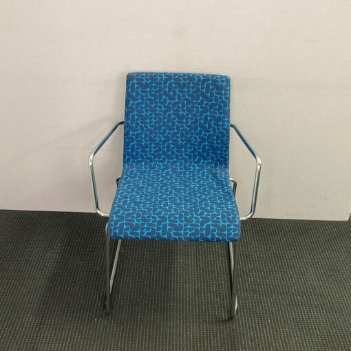 Meeting Chair with armrests - 1 available - Image 2