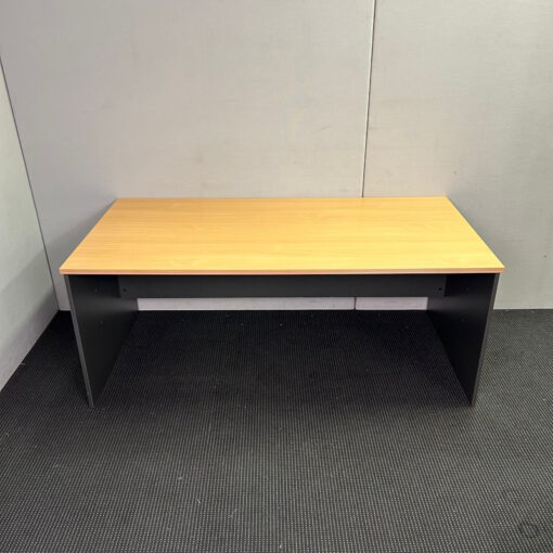 Straight Desk - 1800 x 900 - SOLD