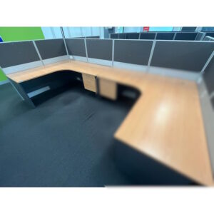 Corner Workstation 1800 x 1600 - 1 available