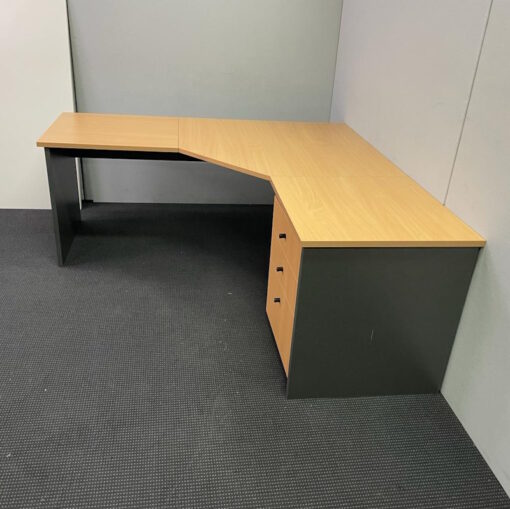 Corner Workstations 1800 x 1800 - SOLD - Image 2