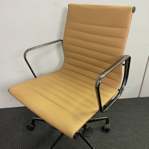 Sax Leather Executive Chairs by KROSt - SOLD - Image 6