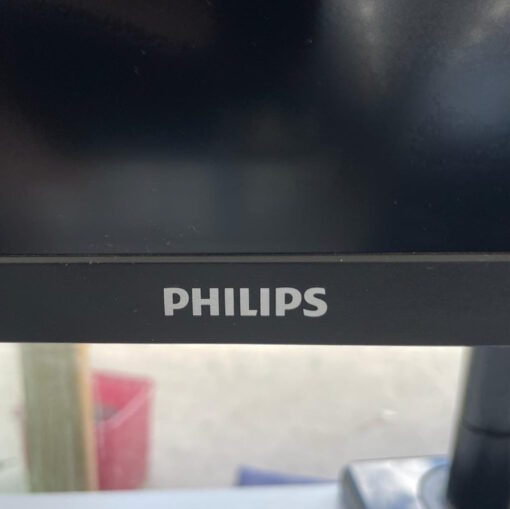 Monitor Stand Desk Mount with Philips 4K Ultra HD LCD 28" Monitor - SOLD - Image 6