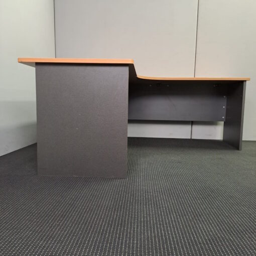 Corner Workstation 1800 x 1800 - SOLD - Image 4