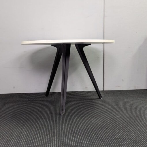 Round Table 1050D - SOLD - Image 4