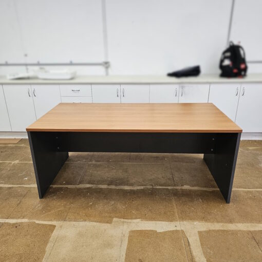 Straight Desk - 1800 x 900 - SOLD