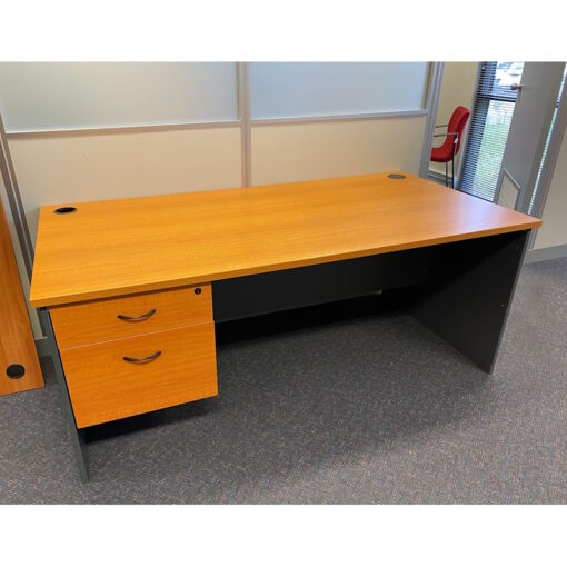 Straight Desk - 1800 x 900 - SOLD