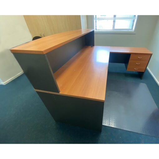 Reception Desk 1800 x 1800 - SOLD - Image 2
