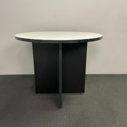 Round Table - 900mm in Diameter - 1 available