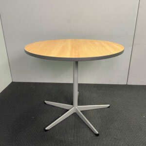 Round Table - 900mm in Diameter - 1 available