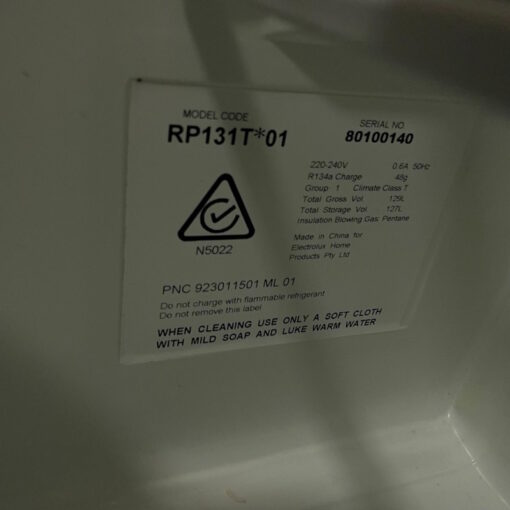 Westinghouse 128L Bar Fridge RP131T - SOLD - Image 4