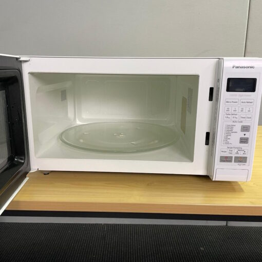 Panasonic Microwave NNST756W - SOLD - Image 4