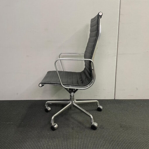 Herman Miller Eames Aluminium Group Executive Chairs - SOLD - Image 3