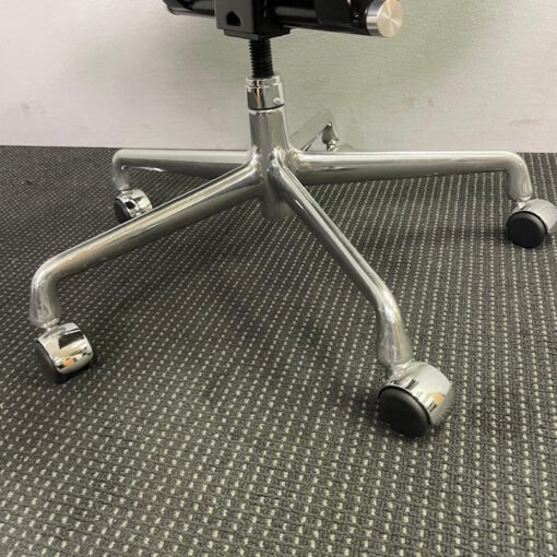 Herman Miller Eames Aluminium Group Executive Chairs - SOLD - Image 7