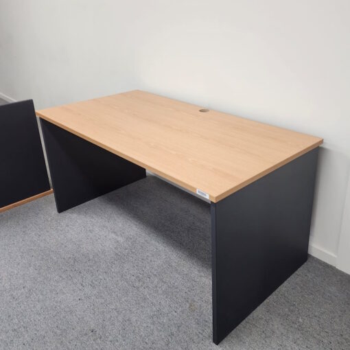 Straight Desk - 1350 x 750 - SOLD