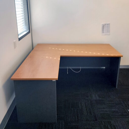 Desk and Return - 1800 x 1800 - SOLD
