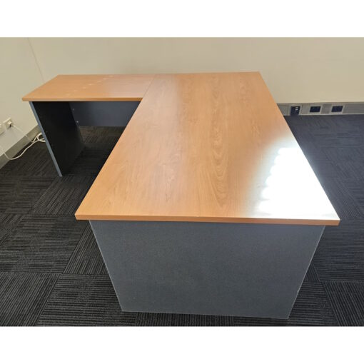 Desk and Return - 1800 x 1800 - SOLD - Image 4