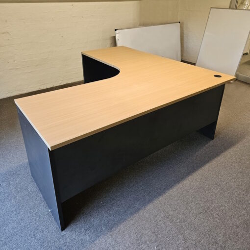 Corner Workstation 1800 x 1800 - Sold