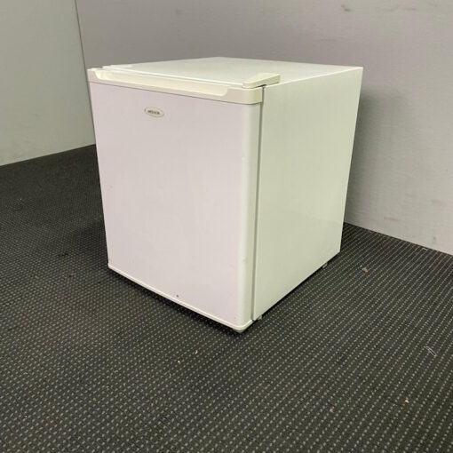 Heller 47L Mini Bar Fridge White - SOLD - Image 3