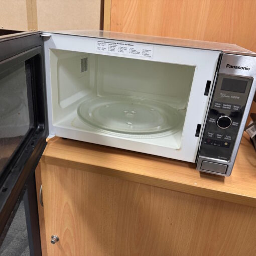 Panasonic Microwave NNSD686S 32L Microwave - SOLD - Image 4
