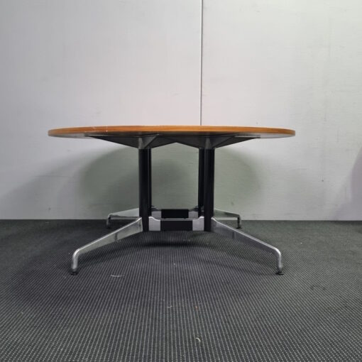 Round Table 1500D with Eames® Universal Base - SOLD - Image 3