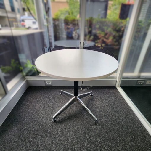 Round Table - 900mm in Diameter - 1 available
