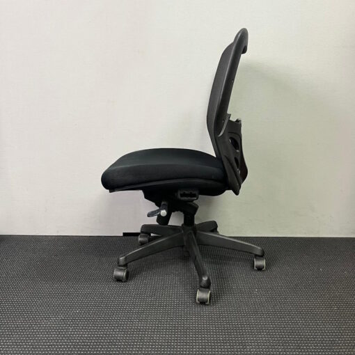 Mesh Office Chair Schiavello - 6 available - Image 3