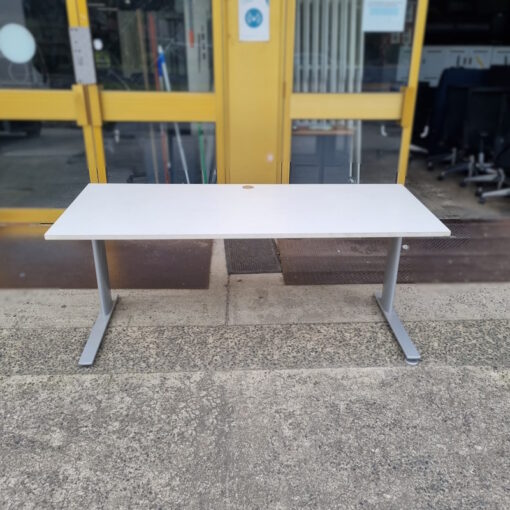Desk 2 sizes - 2 available
