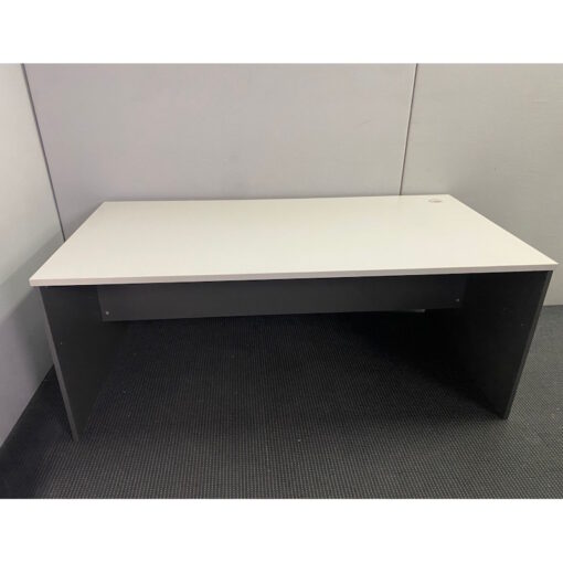 Desk 1800 x 900 - 2 available
