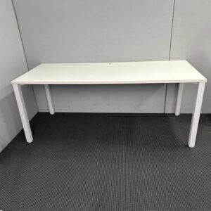 Table / Desk - 1800 x 750 - 5 available