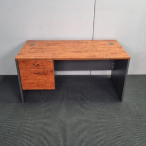 Straight Desk - 1500 x 750 - 21 available