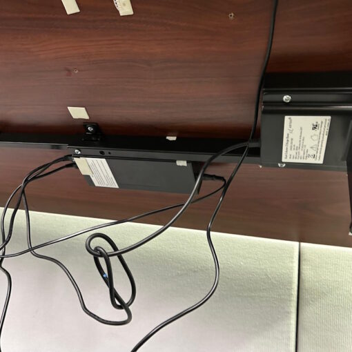 Electric Height Adjustable Desk with Castors 1400 x 700 - SOLD - Image 5