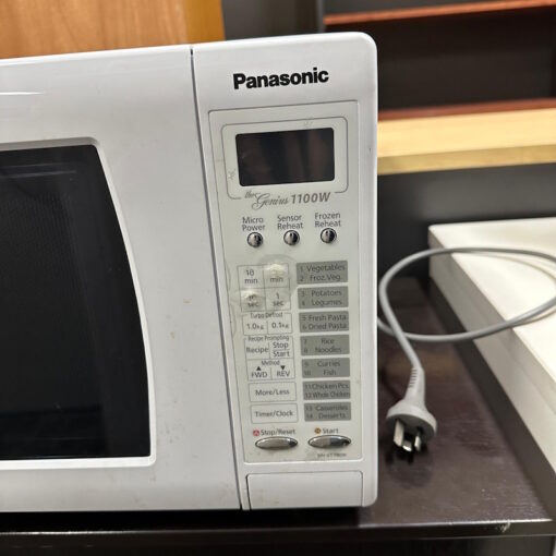 Panasonic 44L Microwave Oven NN-ST786W - 1 available - Image 4