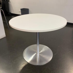 Round Table - 900mm in Diameter - 1 available