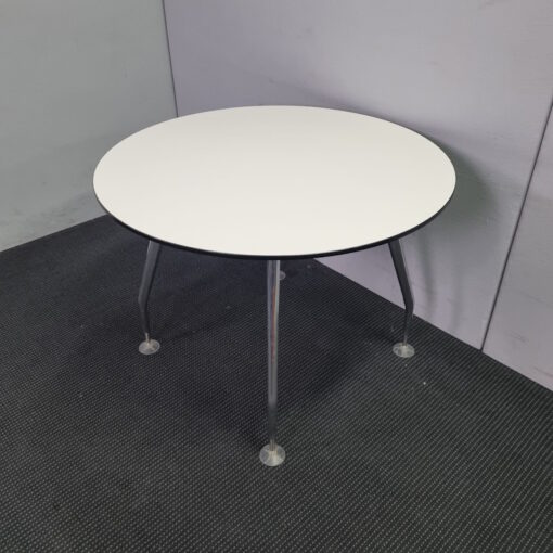 Round Table 1000D - 1 available