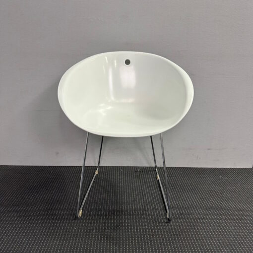 Gliss 920 Armchair with Sled base White by Pedrali - 15 available - Image 4