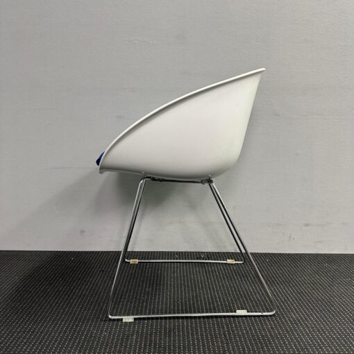 Gliss 920 Armchair with Sled base White by Pedrali - 15 available - Image 5