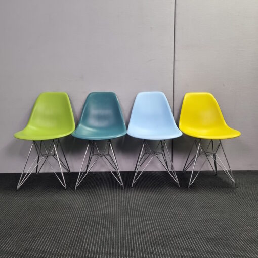 Replica Eames® Plastic Side Chair - Eiffel Base - SOLD