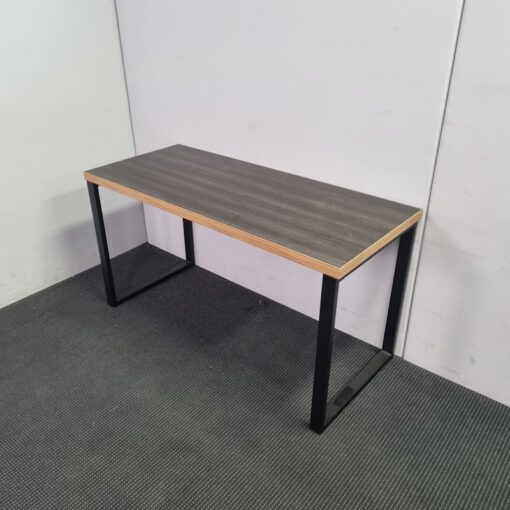 Table 1400 x 600 - 7 available