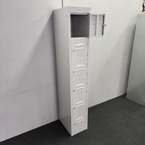 6 Doors Lockers Steelco - 25 available - Image 4